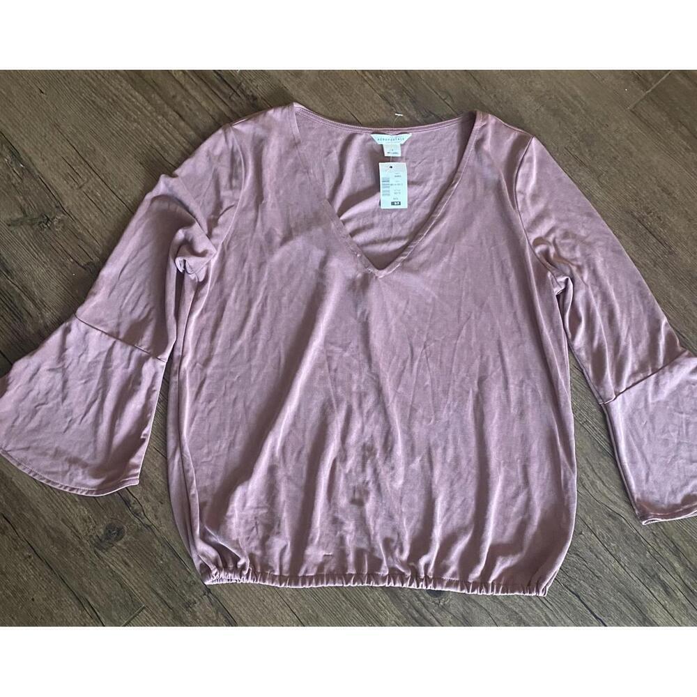Aeropostale Flowy Bell Sleeve Top - Soft Pink Small